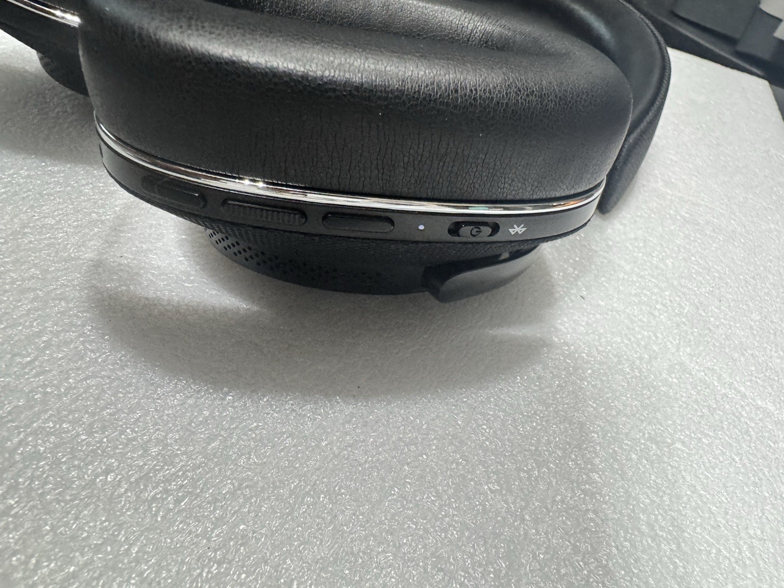 Bowers & Wilkins PX7 S2 On-Ear Noise Cancelling Wireless Headphones| Black