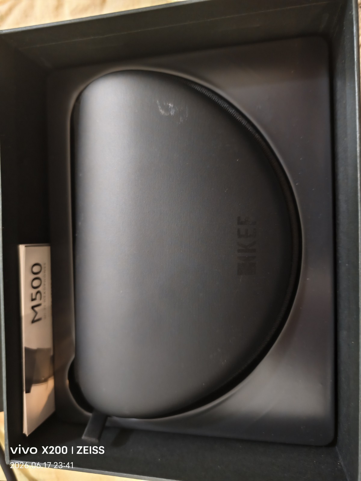 kef m500 on ear headphone excellent condition