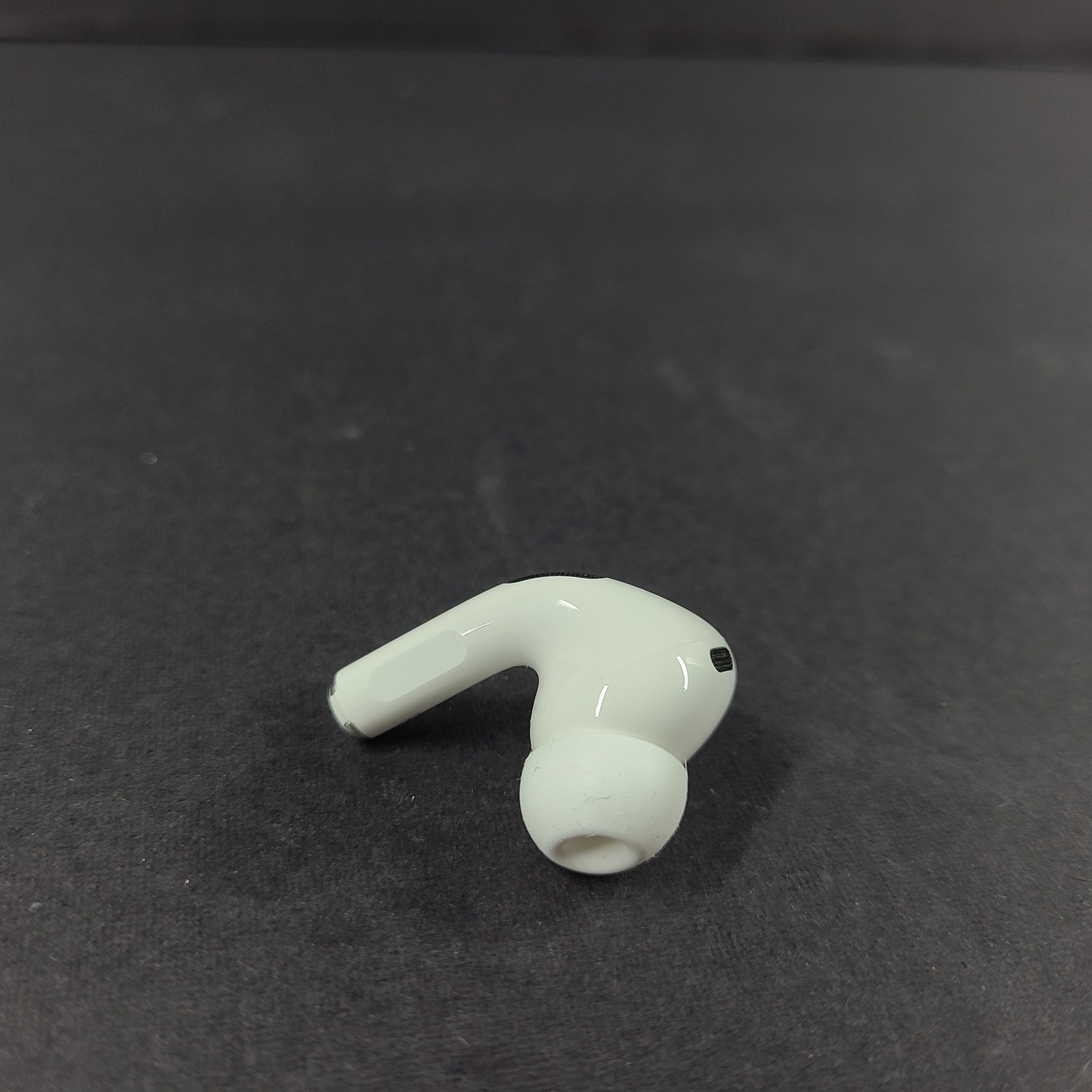 Apple AirPods Pro 2nd Gen Right Side Only A3047 AirPod from USB-C Case VN