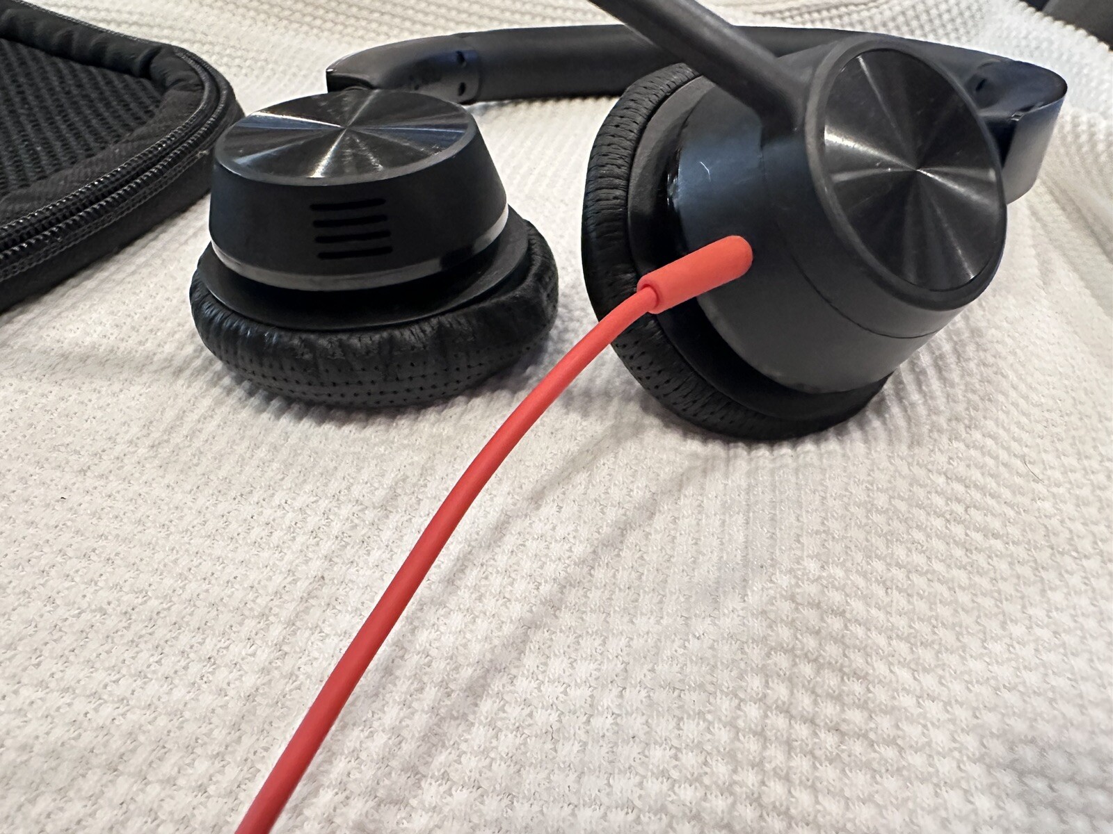 Plantronics Over the Ear Headphones BW3300 With Mesh Zipper Case & Connect Wire