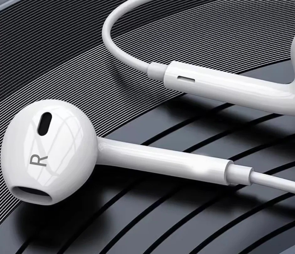 3.5mm Wired Earphones In-Ear Headset with Microphone Stereo Headphones