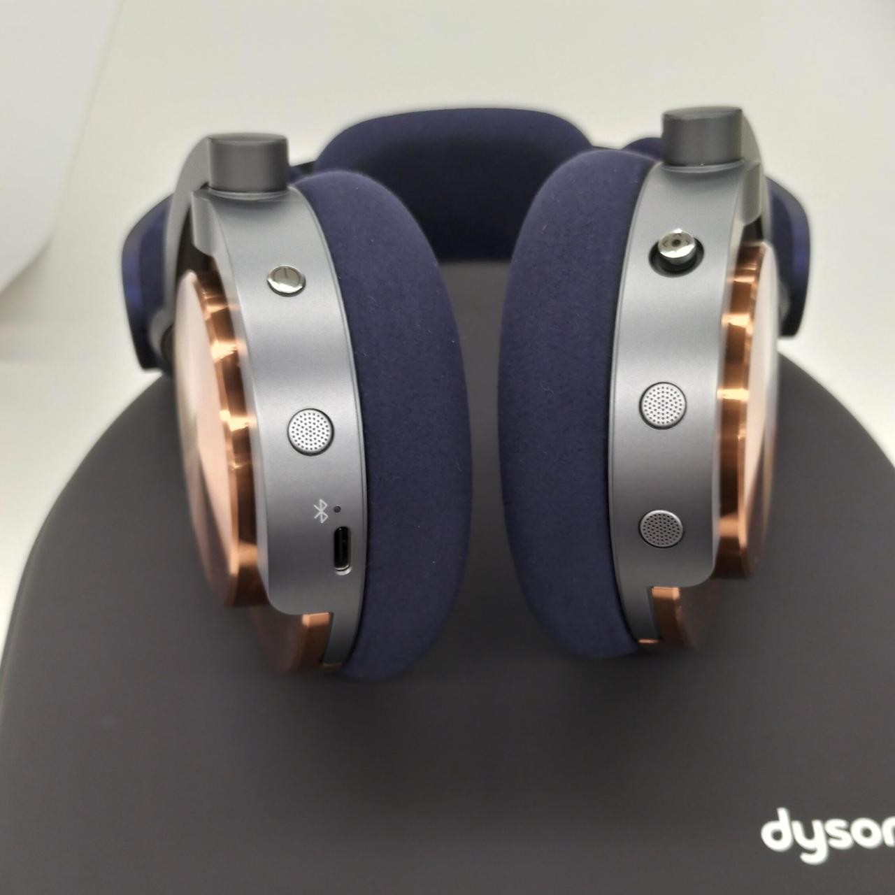 DYSON BLUETOOTH Headphones WP02BB Authentic Audio Headset Over-Ear Hi-Fi