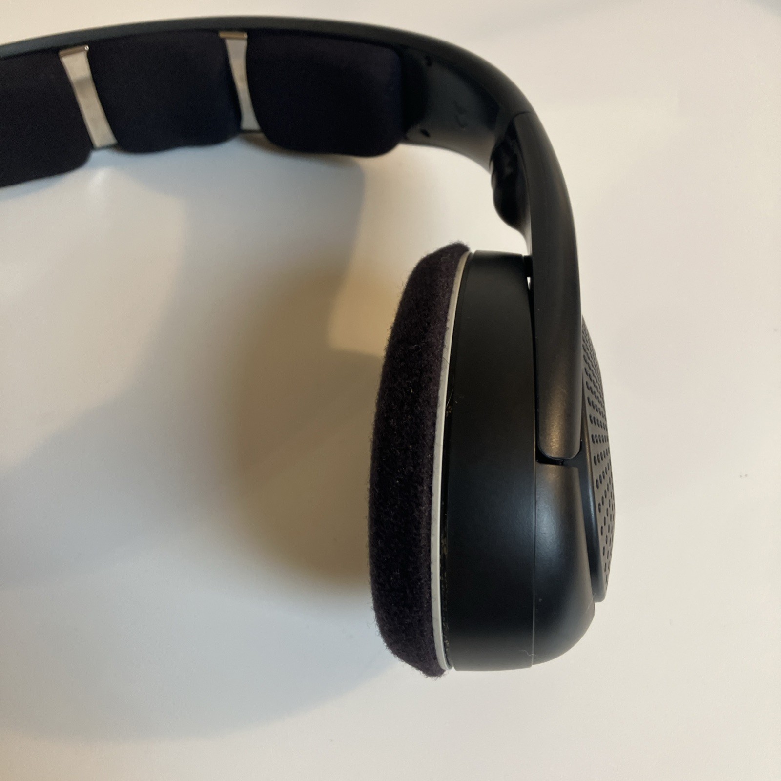 Sennheiser HDR 135 Wireless Headphones, TR135 Charging Dock Base & Manuals Works