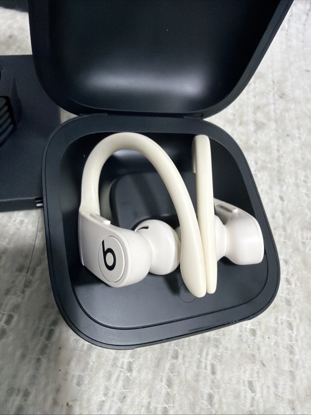 Beats by Dr Dre MV722LLA Powerbeats Pro Wireless Earphones – Ivory Used Once