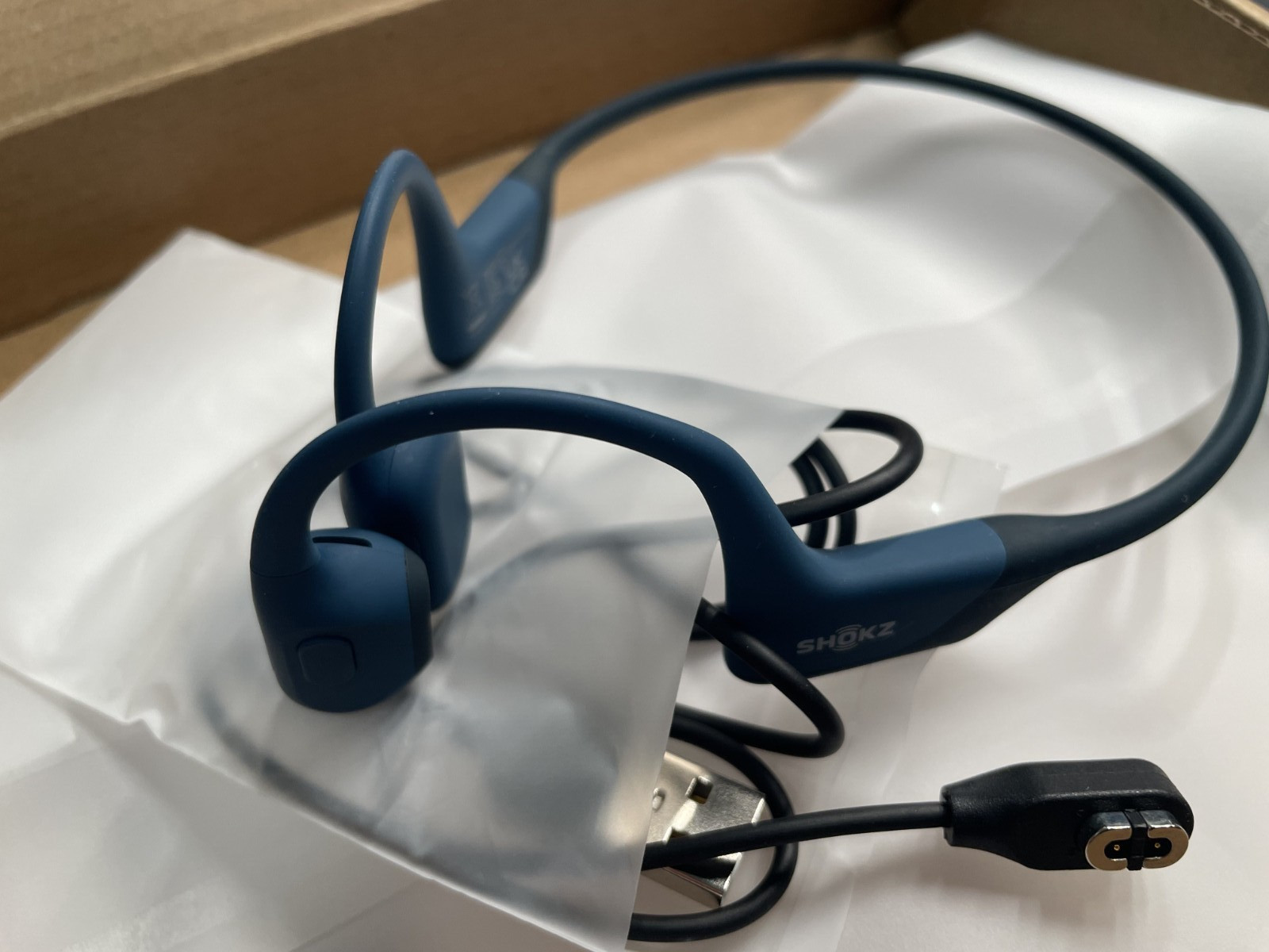 Shokz S810-ST-BK-US OpenRun Pro Bone Conduction Open-Ear Sport With Cable Blue