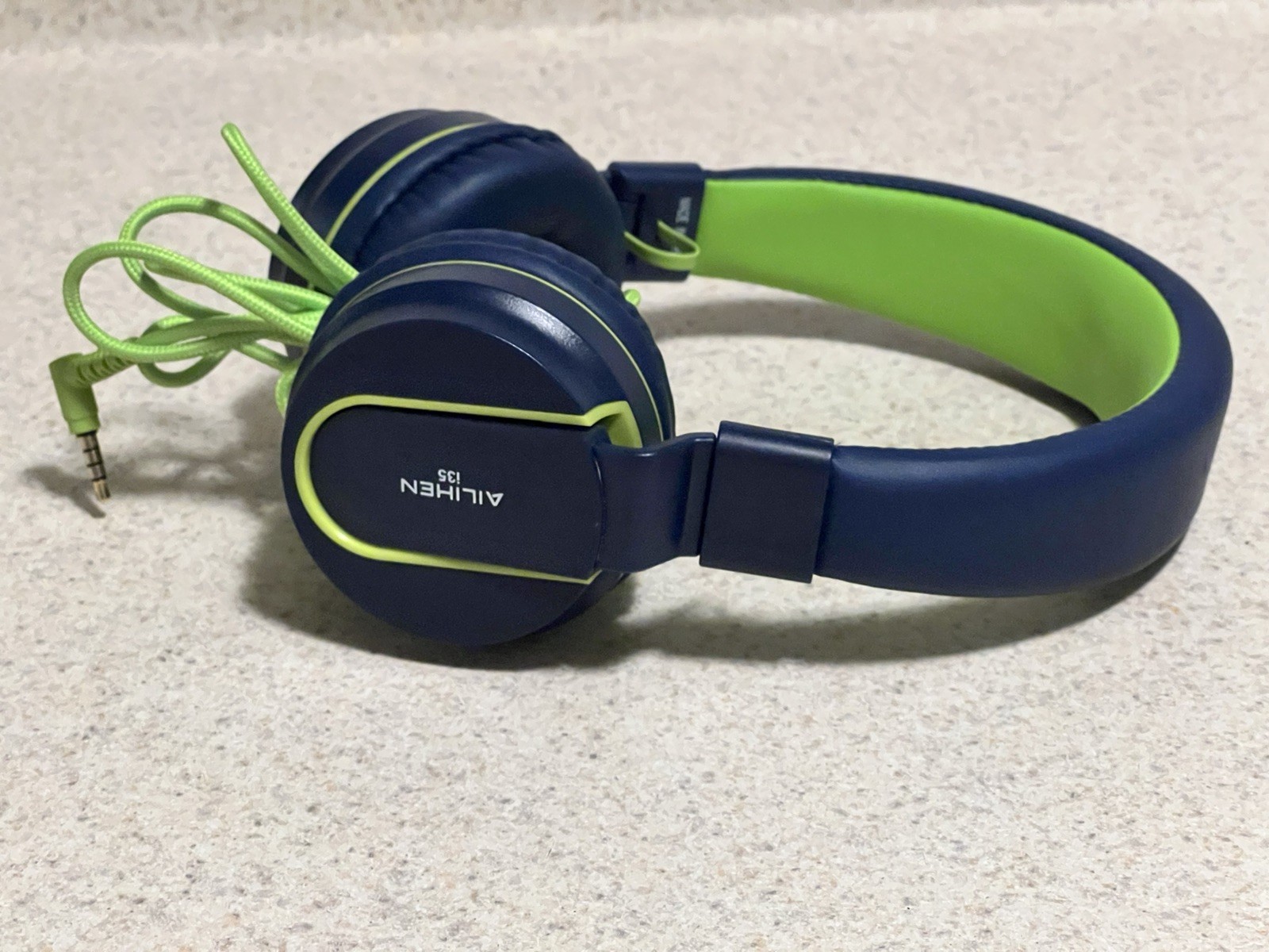 AILIHEN C8 Headphones Wired, On-Ear Headphones with Microphone and Volume Con…