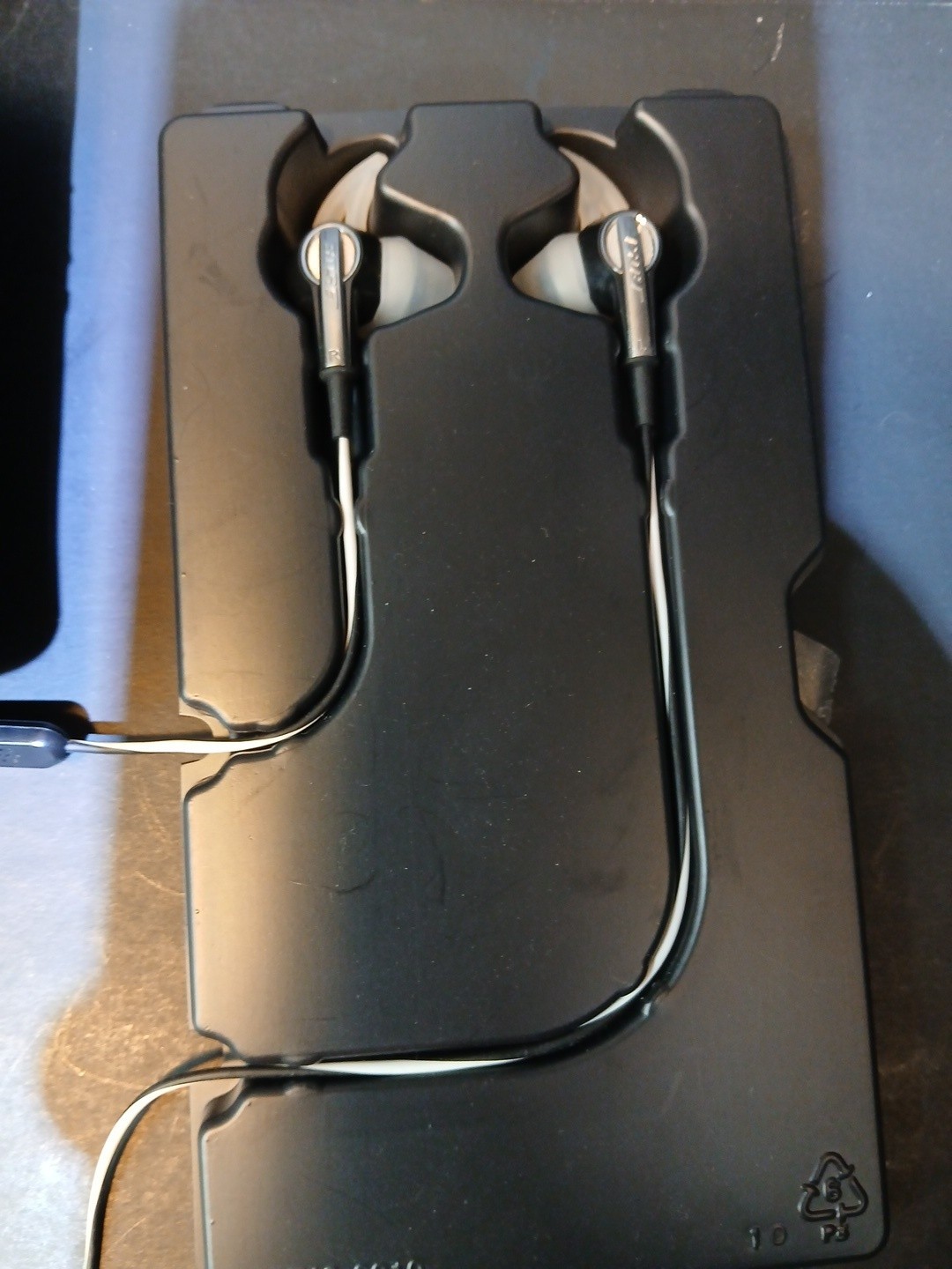 Bose MIE2i In-Ear Headphones Earbuds Black 3.5mm Mobile Headset Mic Stereo