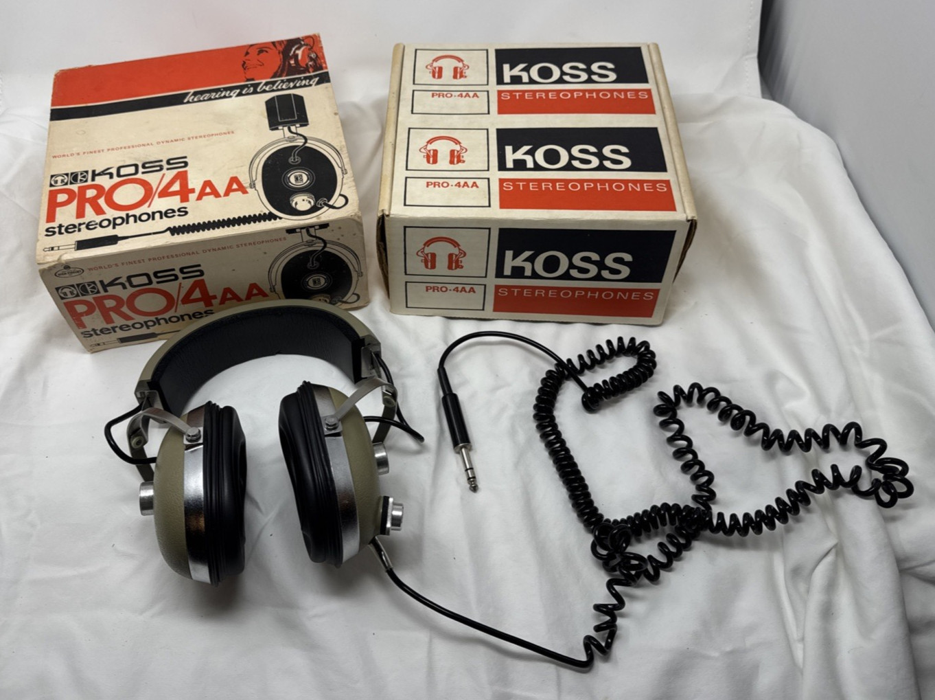 Koss Pro/4AA Professional Headphones in Exc. Cond. w/Orig. Inner & Outer Boxes
