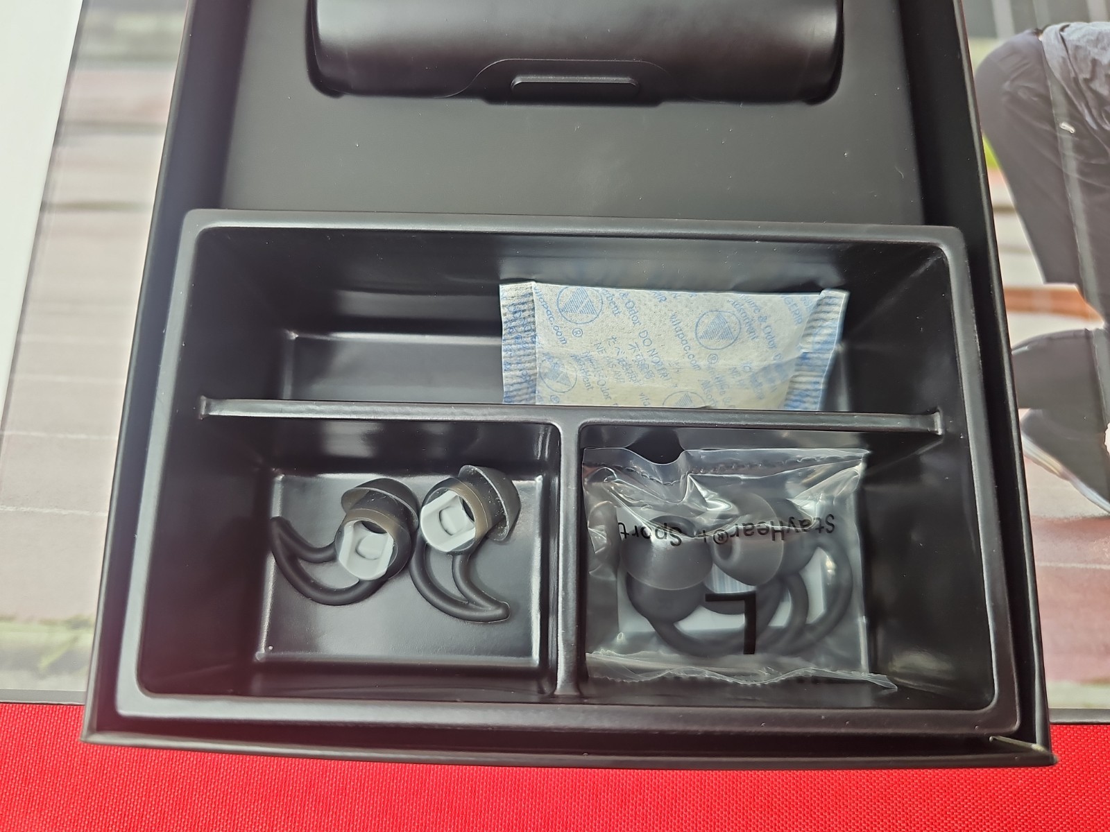 Bose SoundSport Free Wireless Headphones Earbuds Black 423729 FORPARTS ONLY
