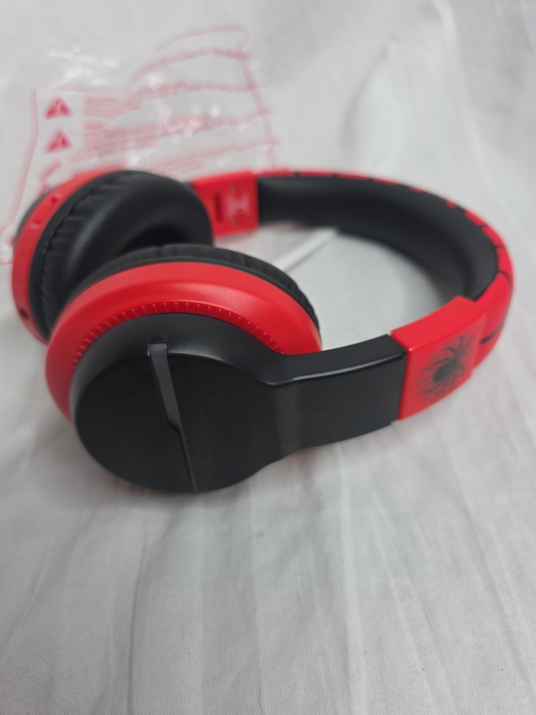 iClever BTH12 Kids Bluetooth Headphones, LED Lights Wireless Kids Spider (AQU)
