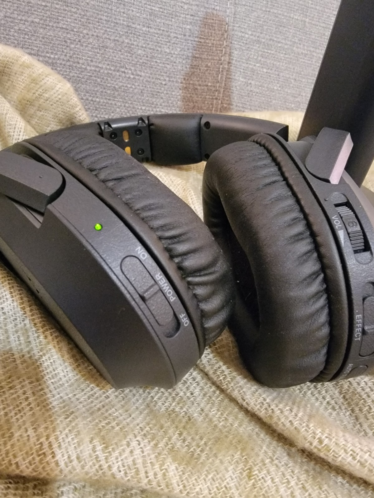 Sony WH-RF400 Black RF Wireless TV Headphones w/ TMR-RF400 Transmitter Base
