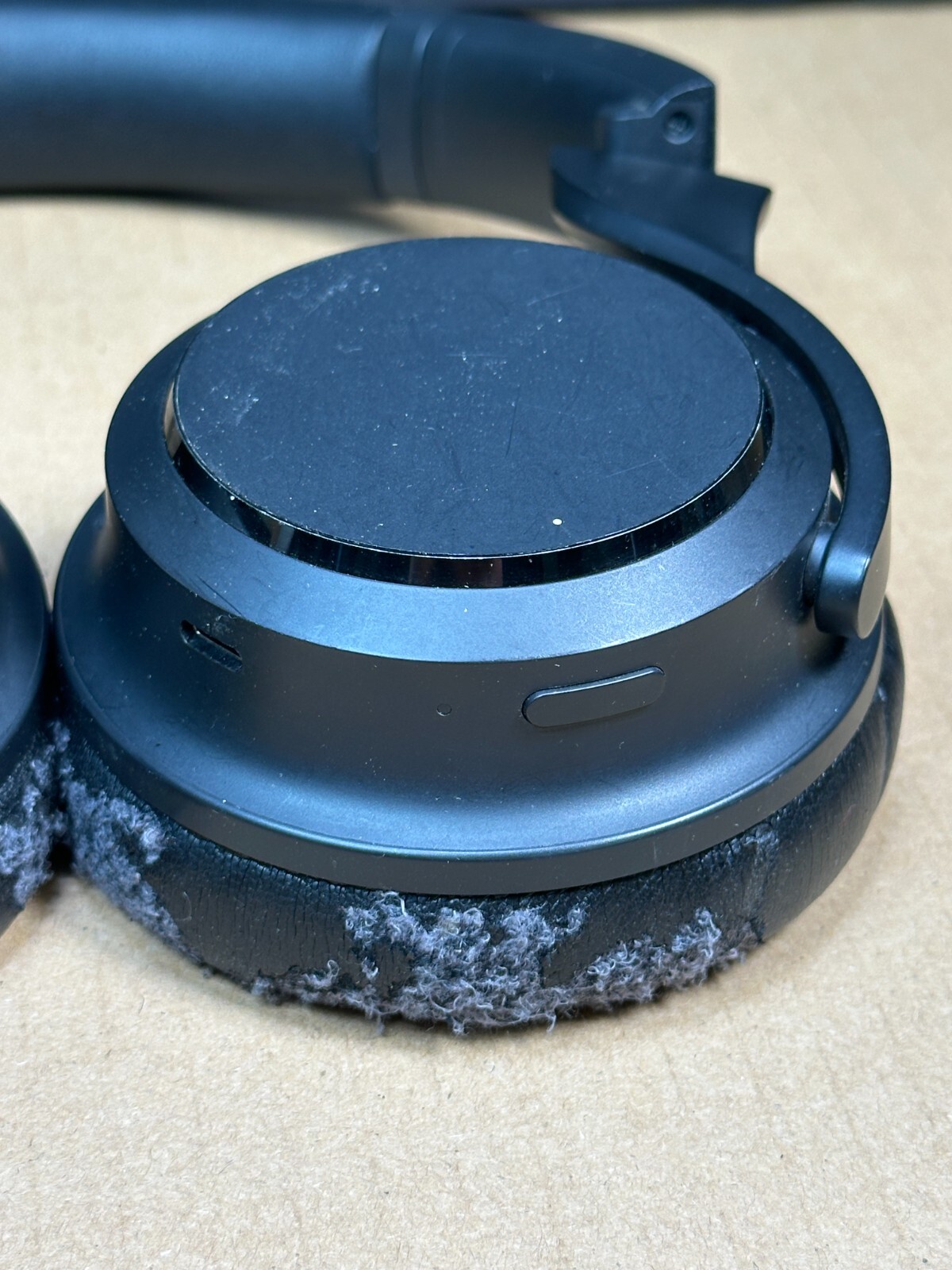 WYZE Noise Cancelling Wireless Over the Ear Bluetooth Headphones