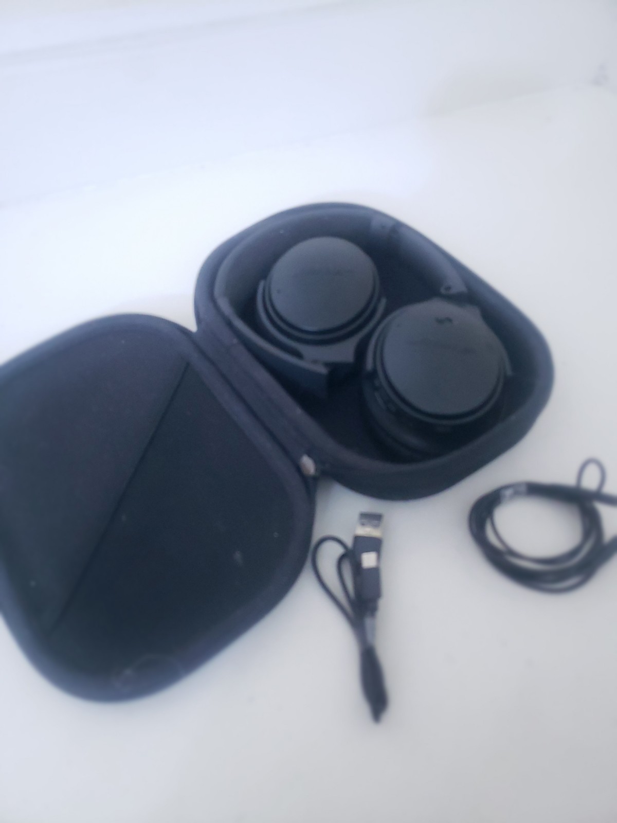 Bose QuietComfort 35 II BT Noise Cancelling Headphones • Excellent Condition