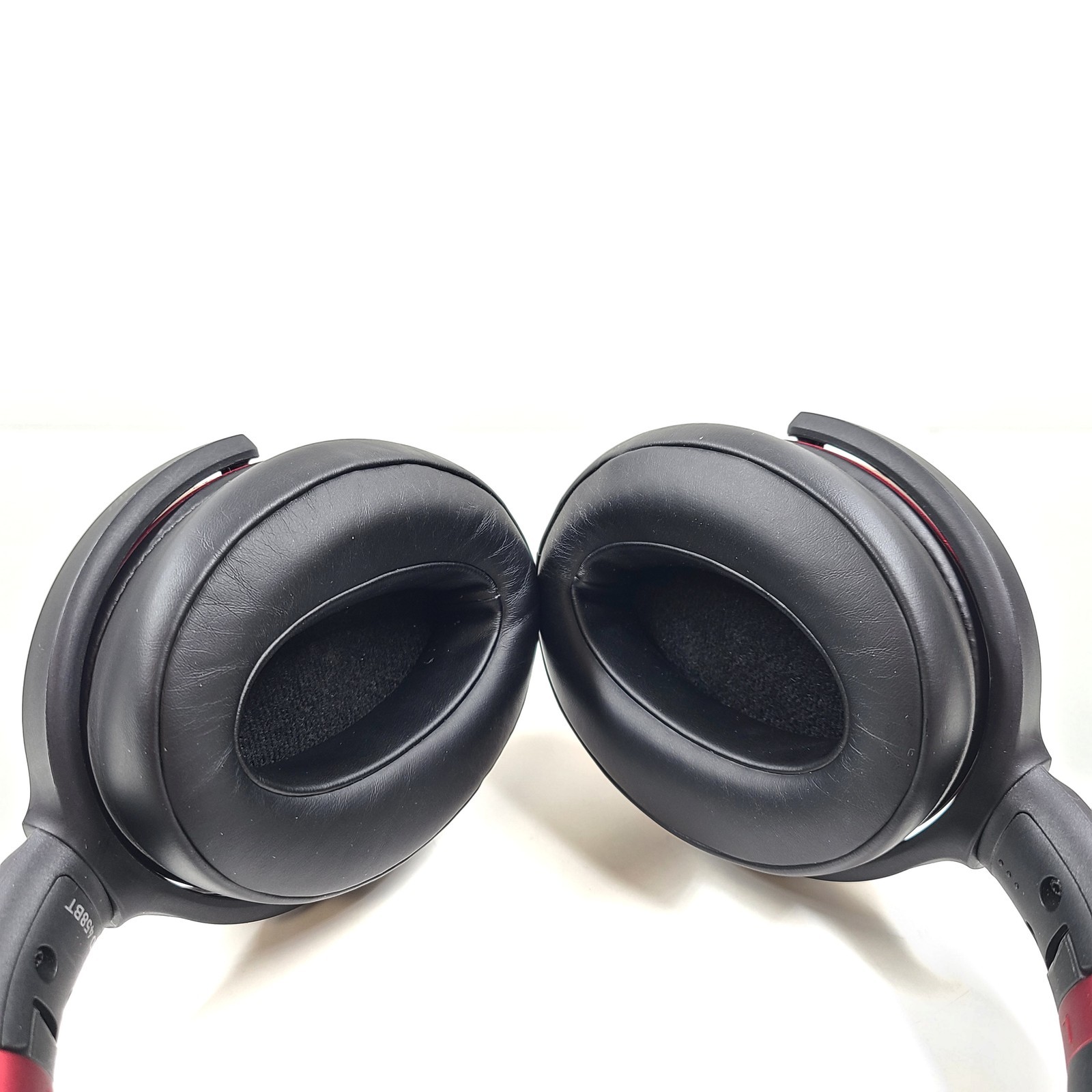 Sennheiser HD 458BT Active NC Bluetooth Wireless Headphones – Black/Red Grade A