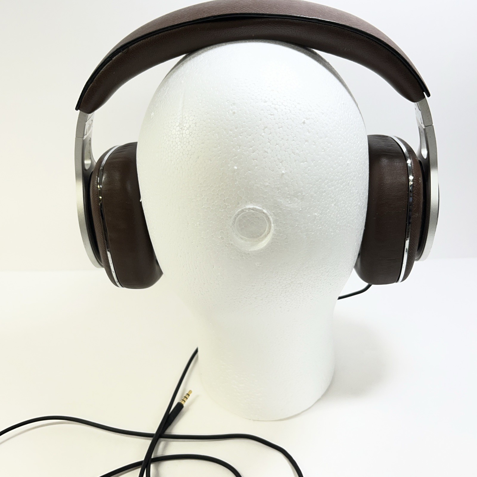 Bowers & Wilkins P9 Signature Headphones Brown – No Case – No Box