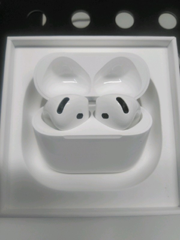 Apple AirPods 4 ‎‎MXP63LL/A Earbuds White Bluetooth with USB-C Charging Case