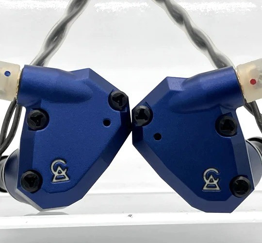 Campfire Audio Mammoth CAM-5584 In-Ear 10mm DD & 2 BA drivers Used