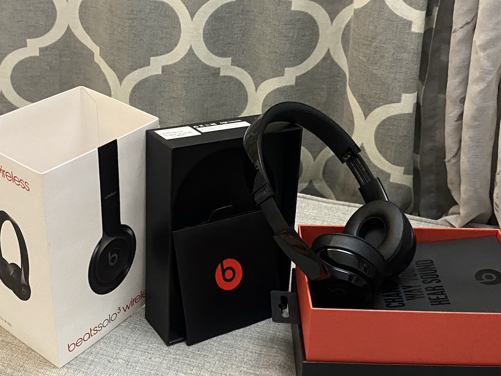 Beats by Dr. Dre Solo3 Over the Ear Headphone – Gloss Black