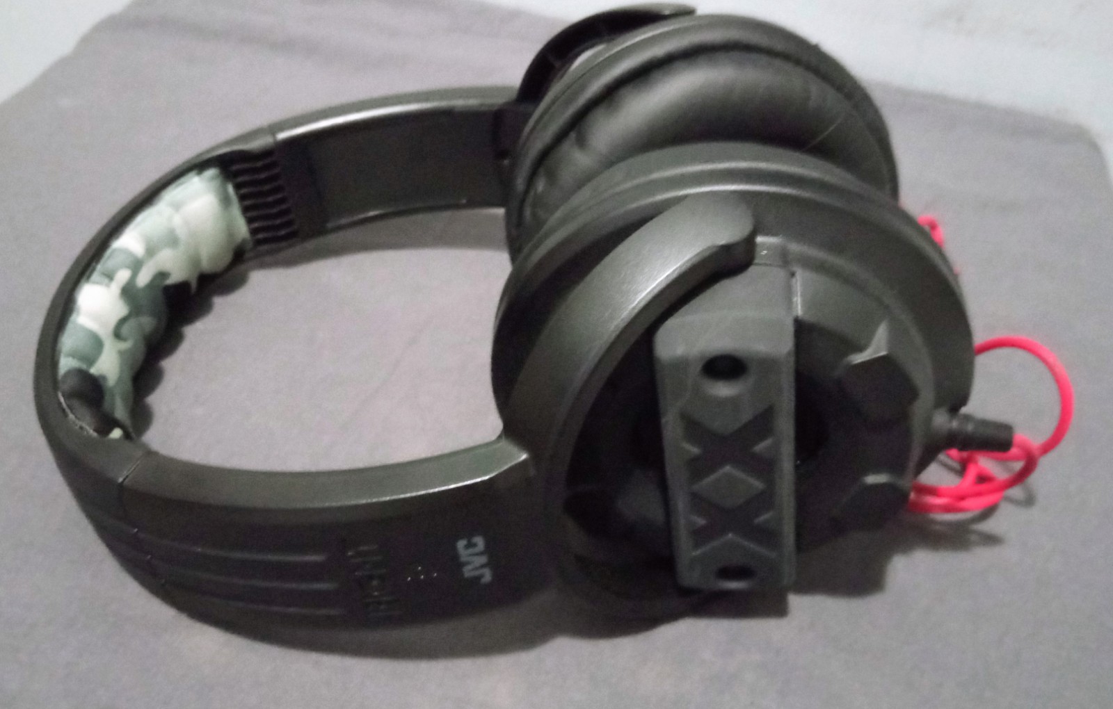JVC HA-M5X Xtreme Xplosives Stereo Headphones Black, Camo Headrest