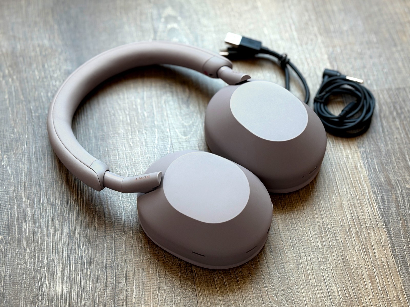 SONY WH-1000XM5 Wireless Noise Canceling Over Ear Headphones – Smoky Pink