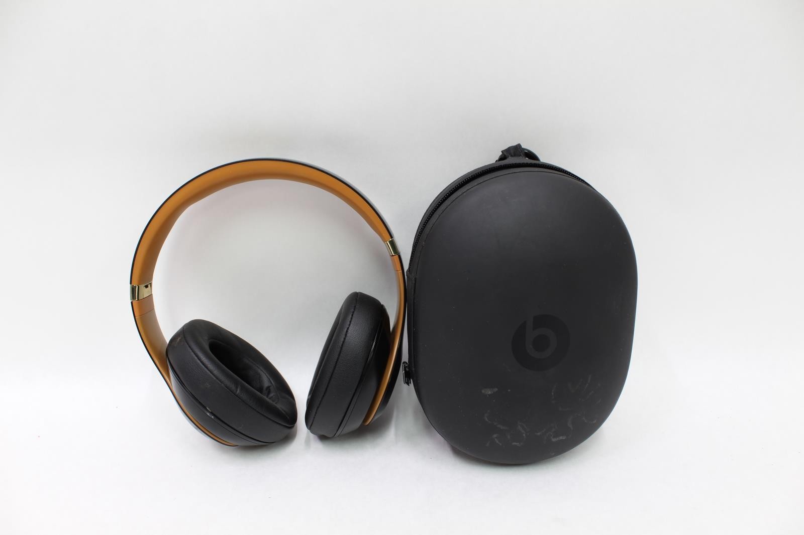 Beats by Dre Studio 3 Wireless Bluetooth Headphones, FOR PARTS or REAPIR ONLY!
