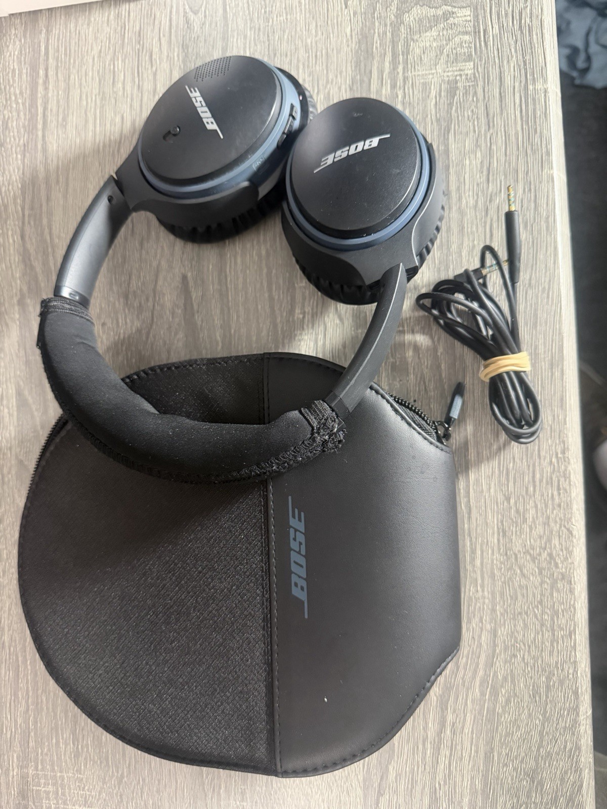 Bose SoundLink Around-Ear II AE2W Wireless Bluetooth New Pads.