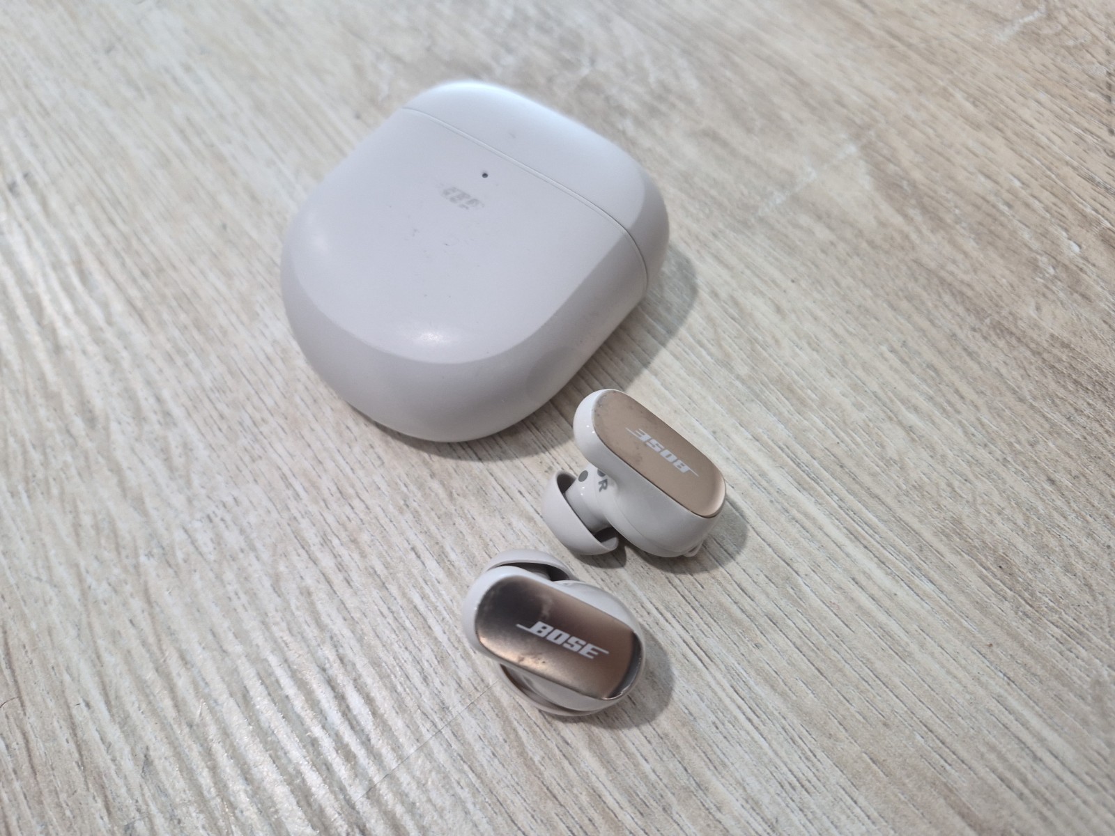 Orginal Bose QuietComfort Ultra Wireless Noise Cancelling Earbuds – white (Wear)
