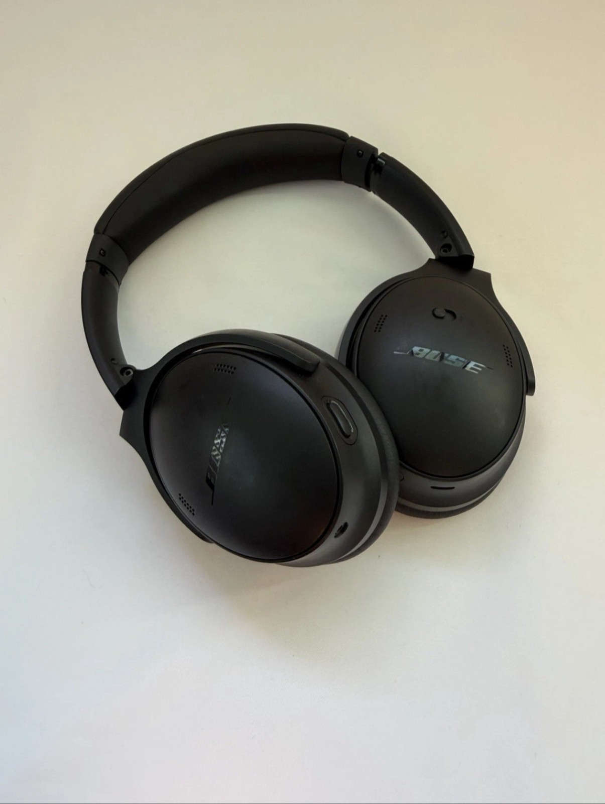 Bose QuietComfort 2023 Great Cond.- Noise Cancelling Over Ear Headphones – Black