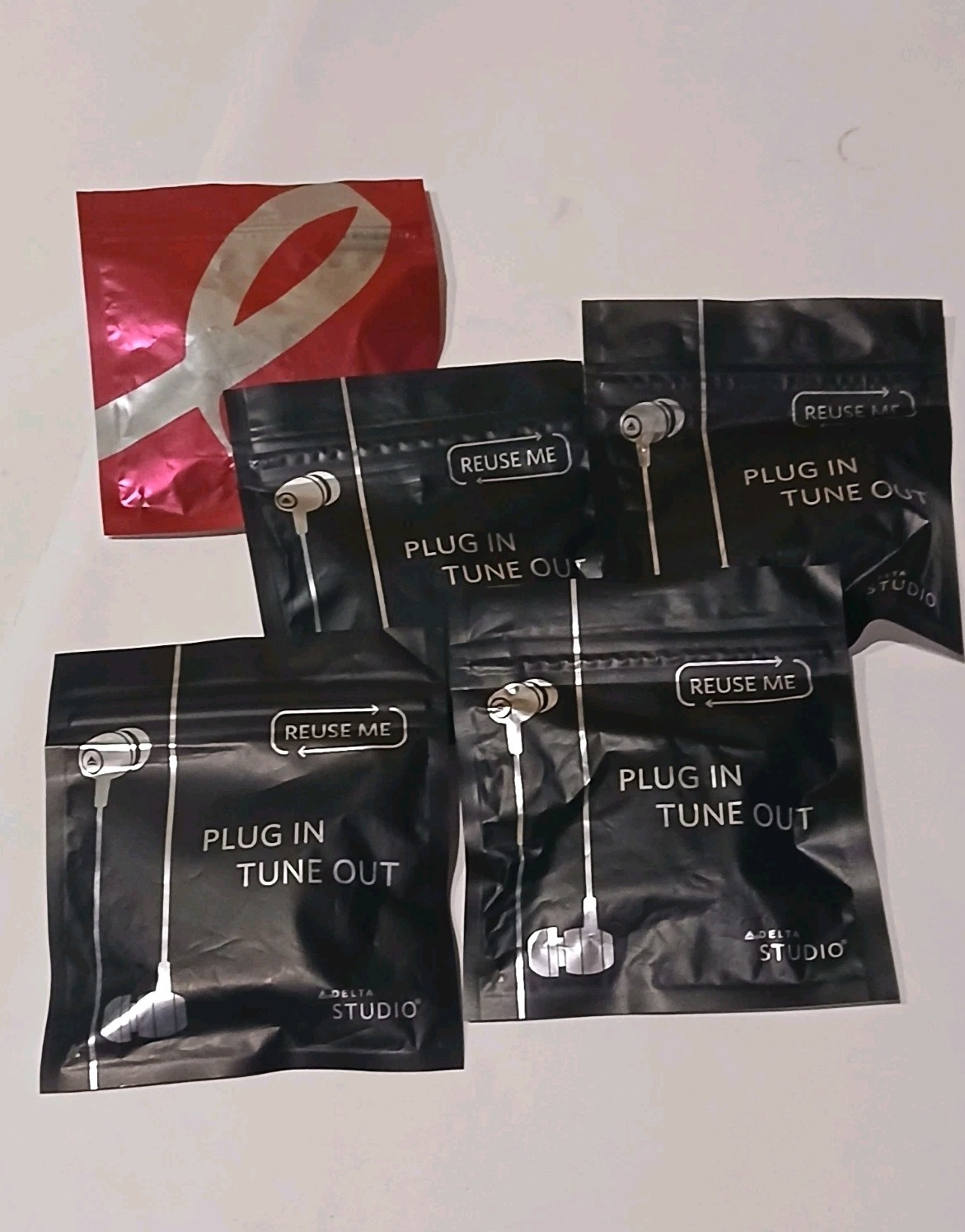 5 Pair New Delta Airlines Studio 3.5mm Wired Earbuds In-Ear Headphones Sealed