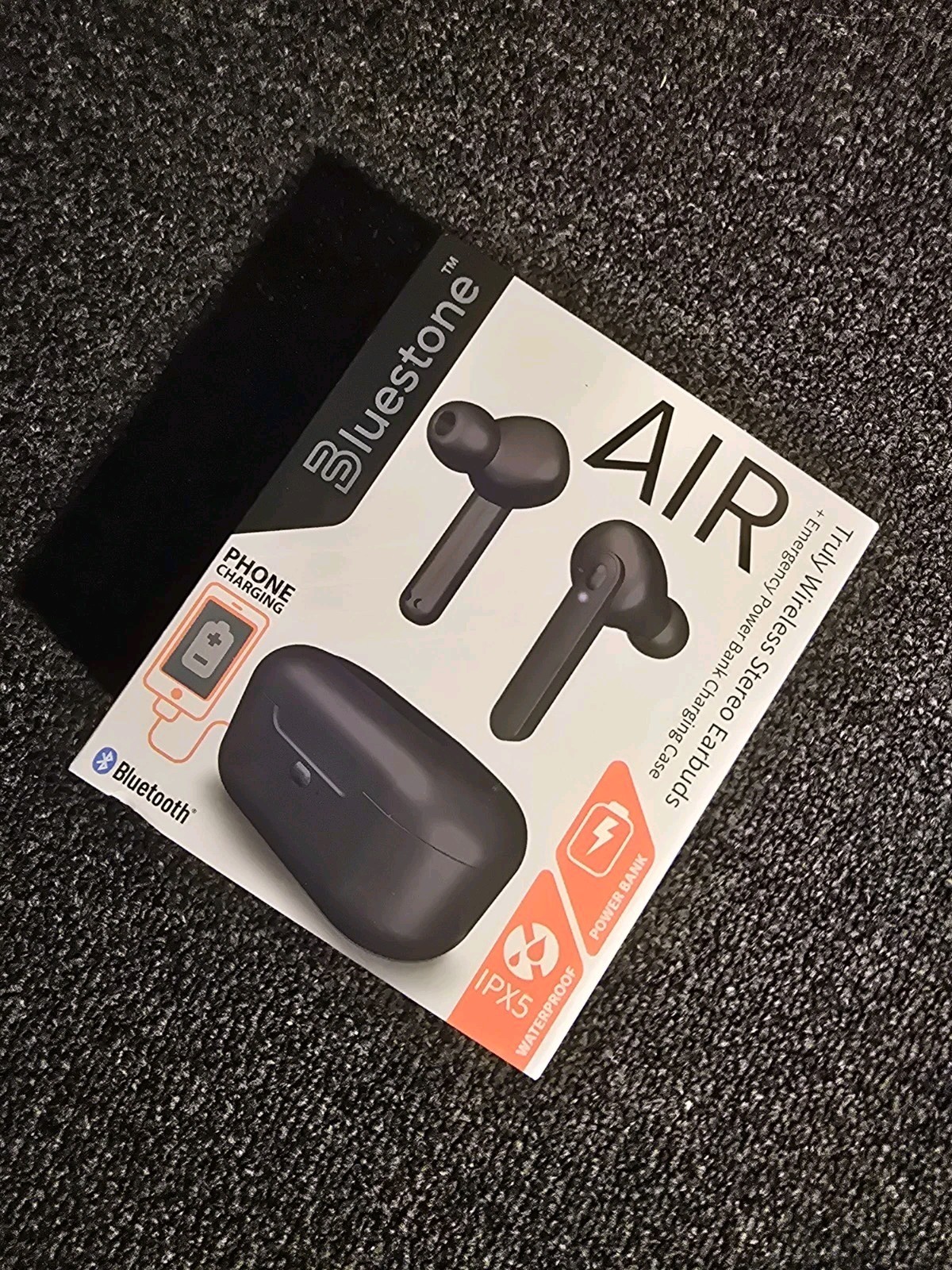 Bluestone- Wireless Bluetooth In-Ear Earbuds with Charging Case- Black ***