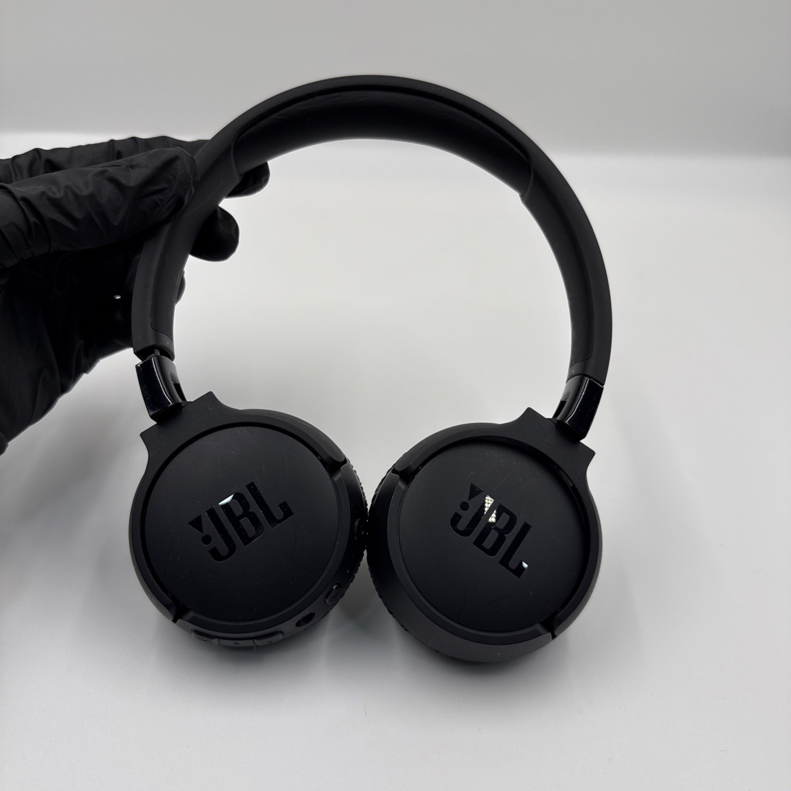 JBL Tune 670NC Wireless On-Ear Headphones with Adaptive Noise Cancelling – Great