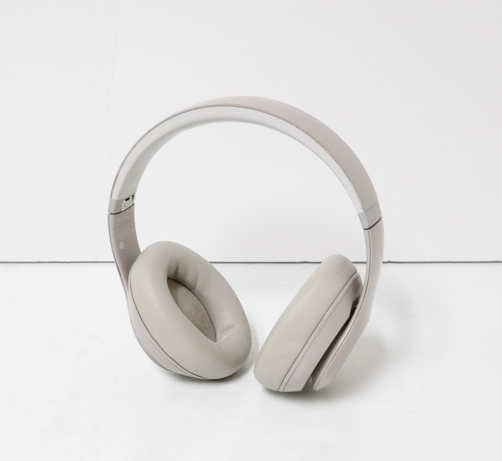 Beats by Dr. Dre Studio Pro Over-the-Ear Wireless Headphones MQTR3LLA Sandstone