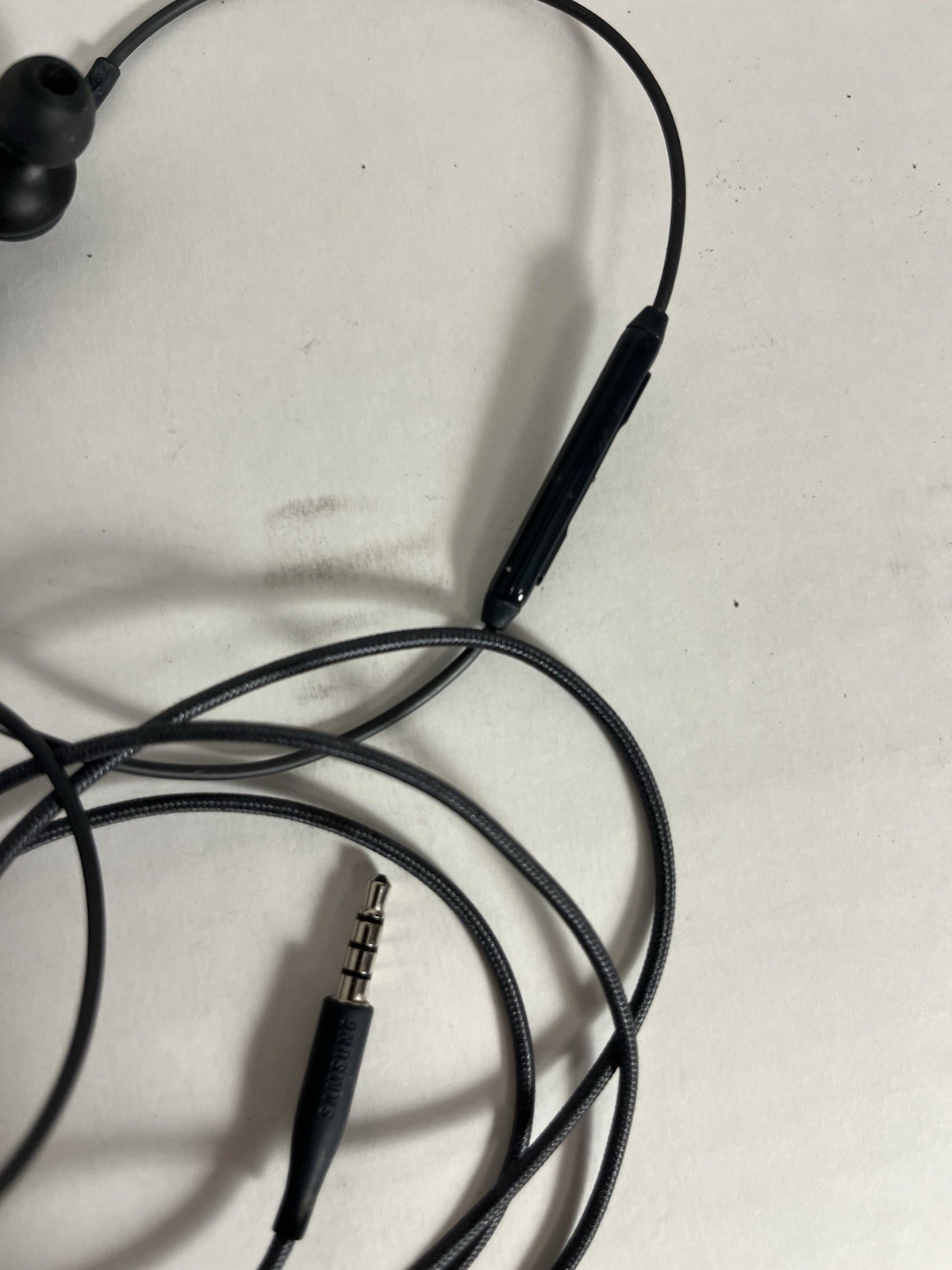 Genuine Samsung AKG 3.5mm In-Ear Headphones Earphones with Mic – Black