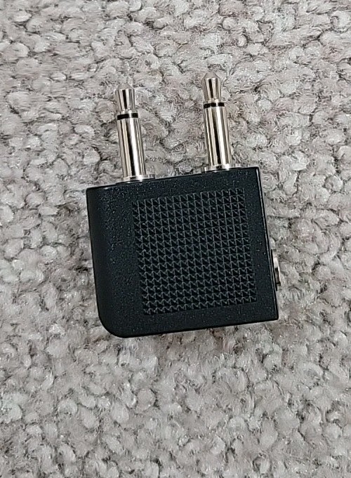 TARGUS Noise-Canceling Headphone specified for traveling foldable, case adapter