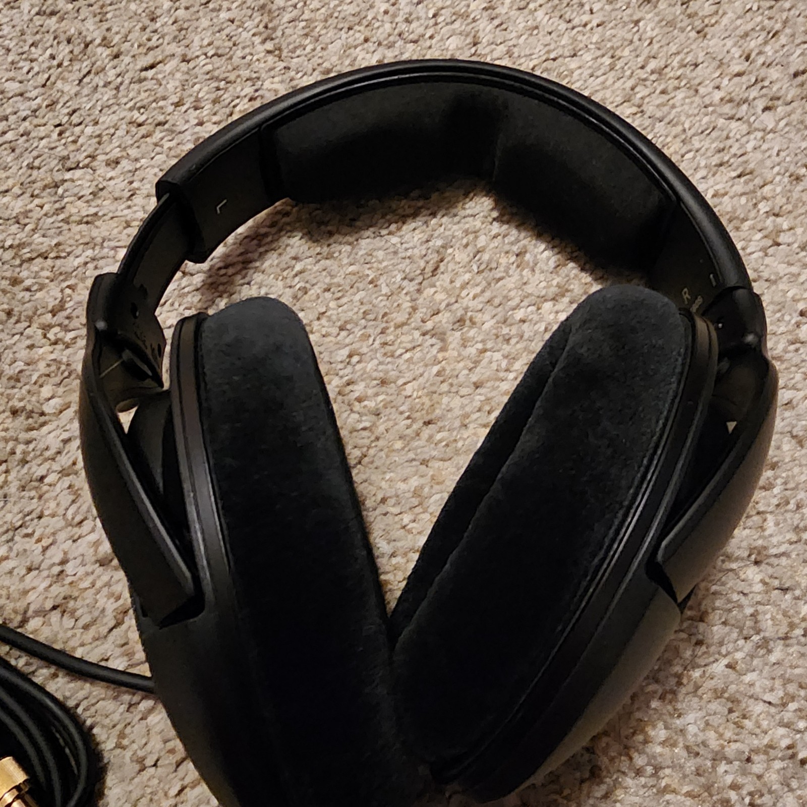 Sennheiser HD 560 S Over-The-Ear Audiophile Headphones