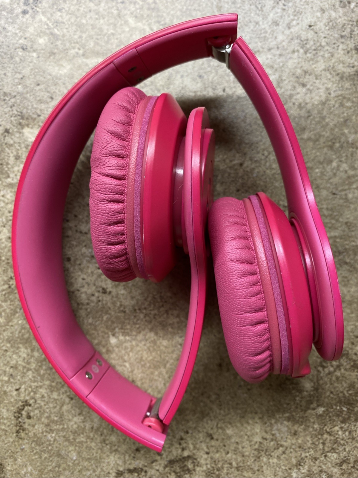 Beats by Dr. Dre Solo HD HOT PINK Wired Headphones With Case