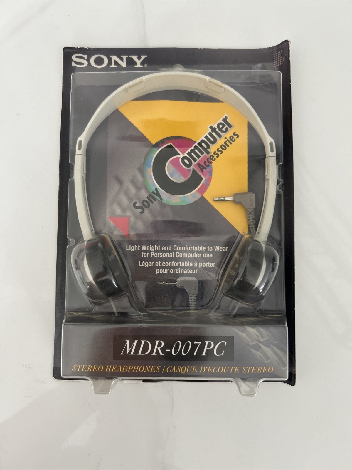 Vintage SONY MDR-007PC Stereo Headphones Lightweight White.