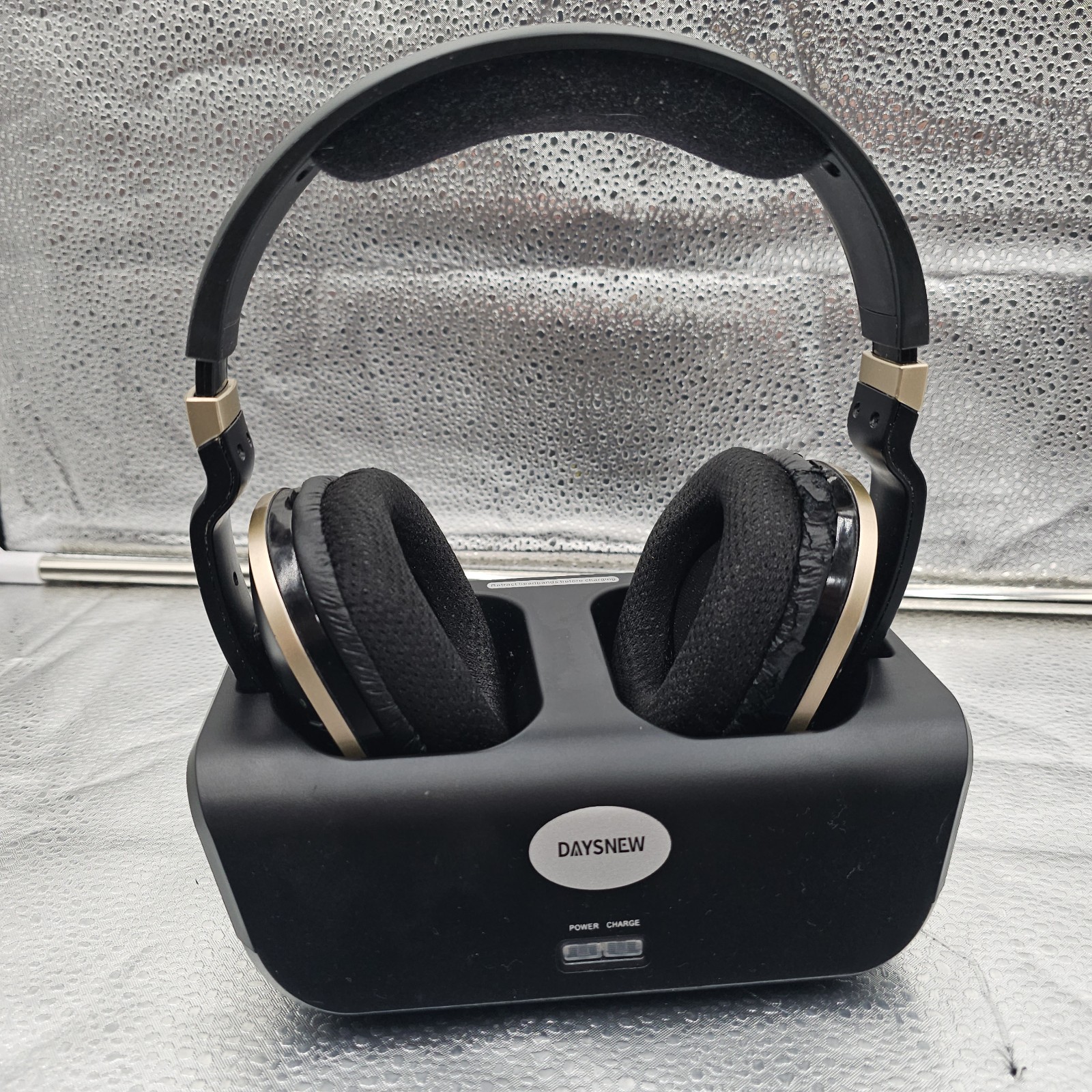 DAYSNEW ADH300J Wireless TV Headphones 2.4G RF Charging Dock w/HDMI A/V PassThru