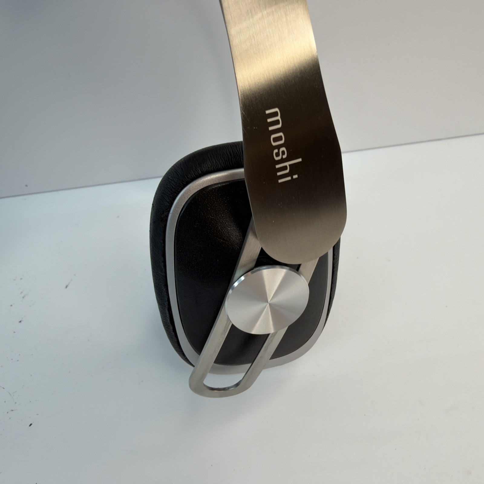 As-is Moshi Avanti C USB Type-C On-Ear Headphones