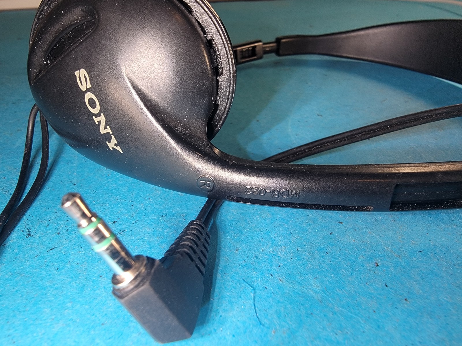 Sony MDR-023 Headphones Vintage Adjustable Wired Black – No Earpads – Tested
