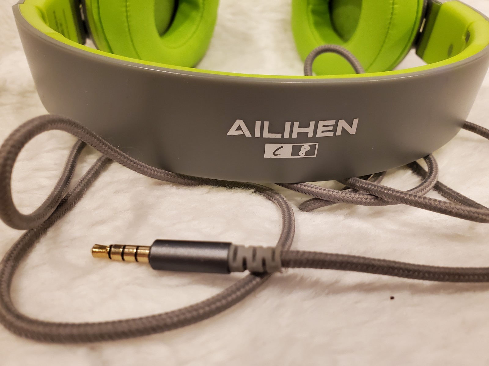 AILIHEN C8 Wired Headphones with Microphone W/ Volume Control Folding Used Bx4