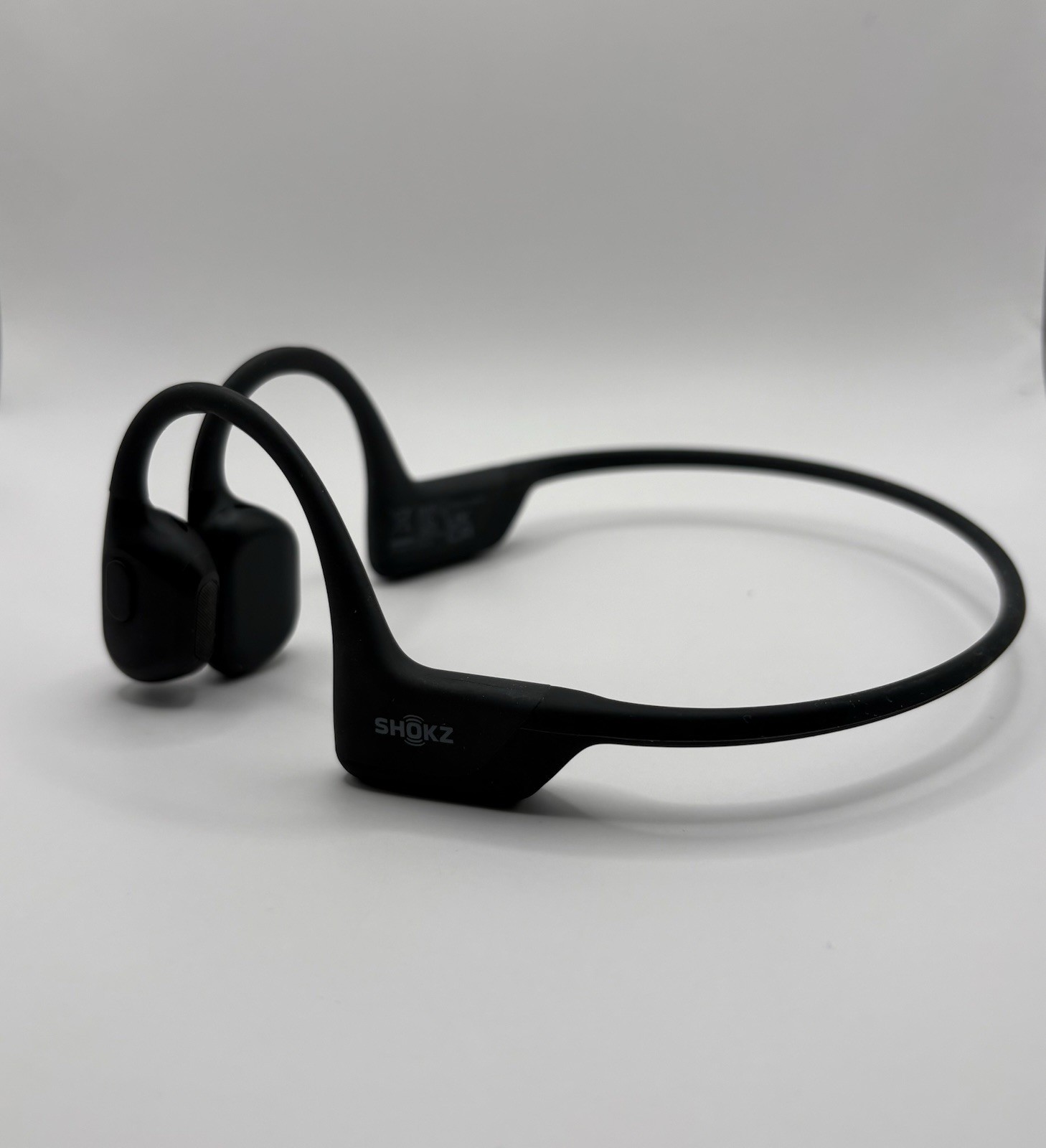 Shokz S810 OpenRun Pro Bone Conduction Open Ear Sport Tested Case Charger