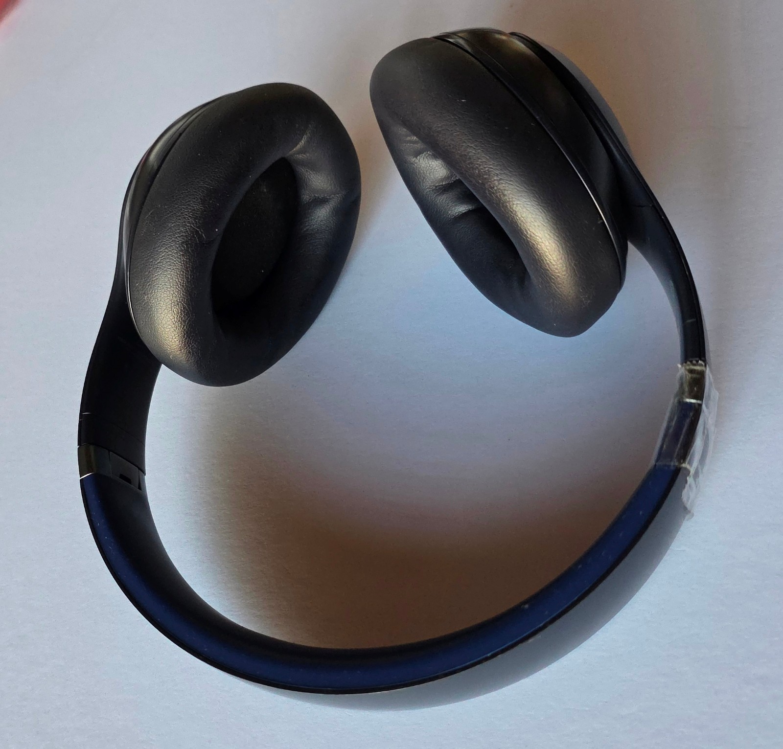 Navy Blue Beats Studio Pro Wireless Headphones MQTQ3LL/A – Works but Taped Band