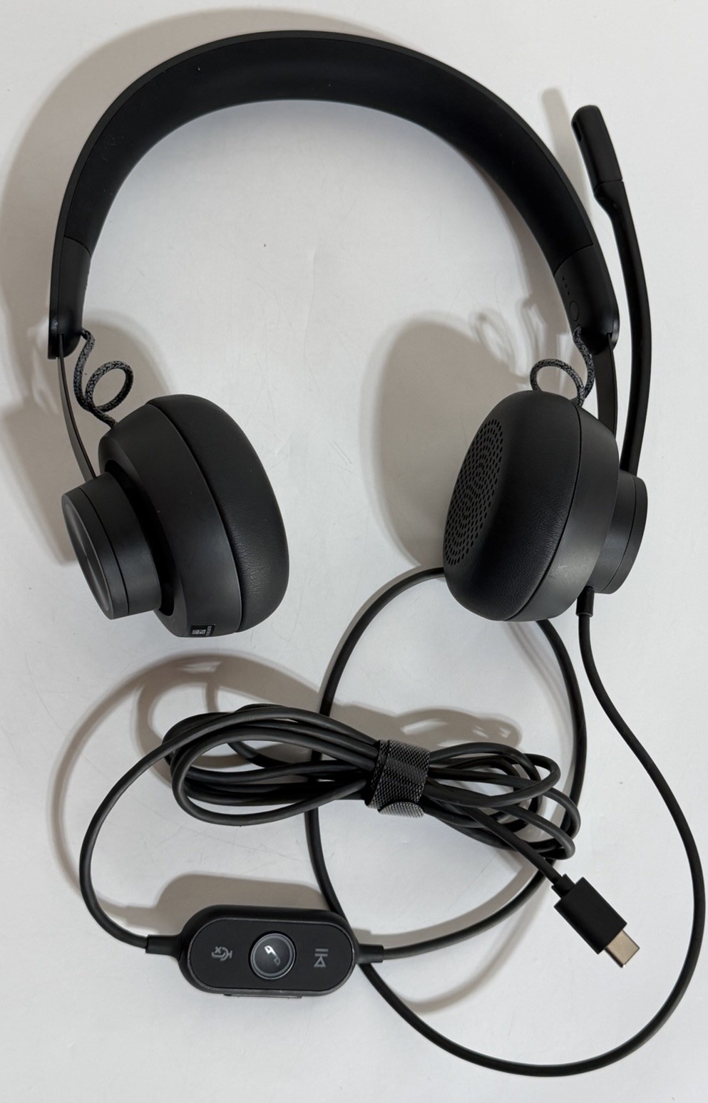 Logitech Zone Wired Headset Black USB-C with Microphone Excellent Condition