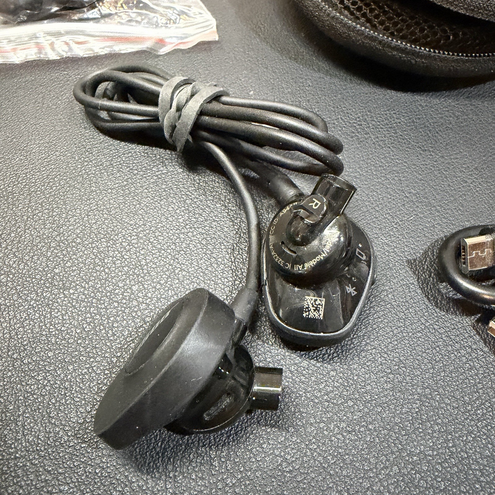 Bose SoundSport In-Ear Headphones Wireless Bluetooth Neckband Earbuds Black OEM