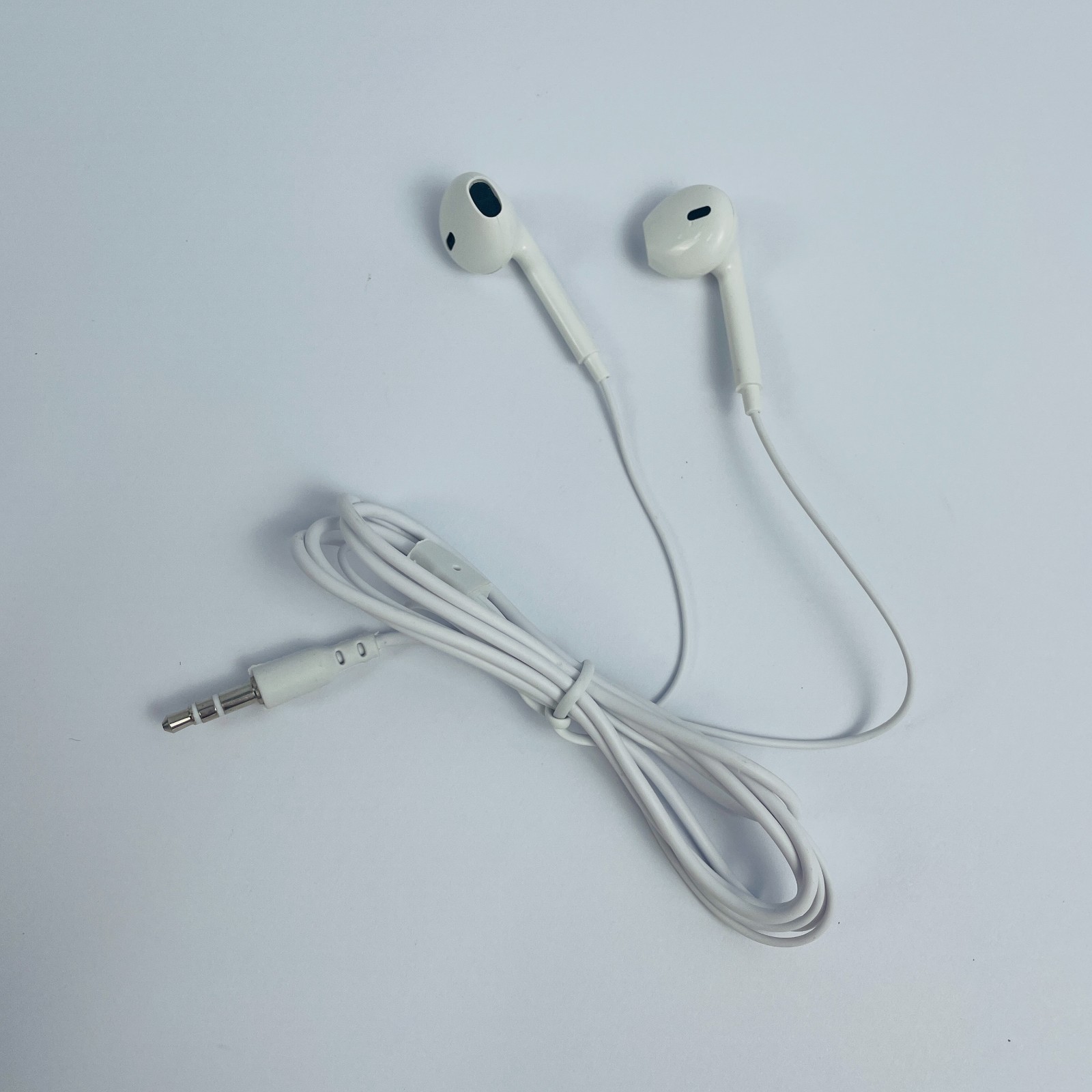 Hyggey Havik White 3.5mm Jack Wired In-Ear Earphones with Straight Cable