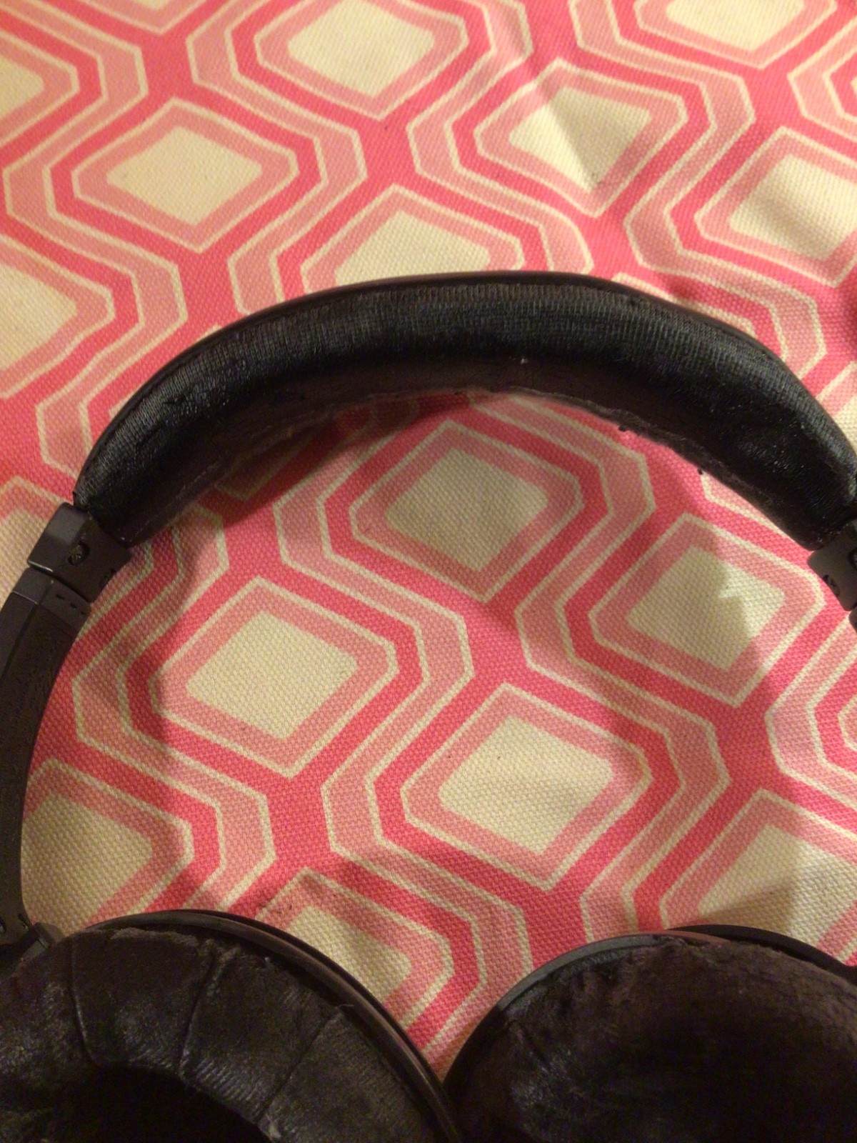 Bose QuietComfort 15 Headphones – Gray plus case