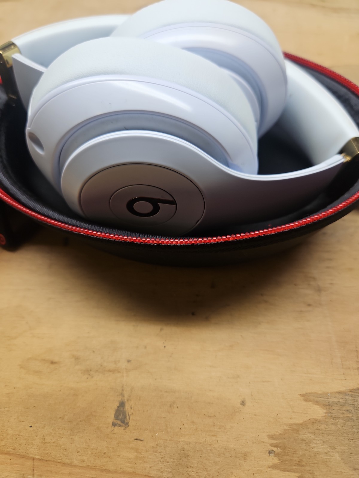 Beats by Dr. Dre Studio3 Wireless Over-Ear Headphones NEW PADS