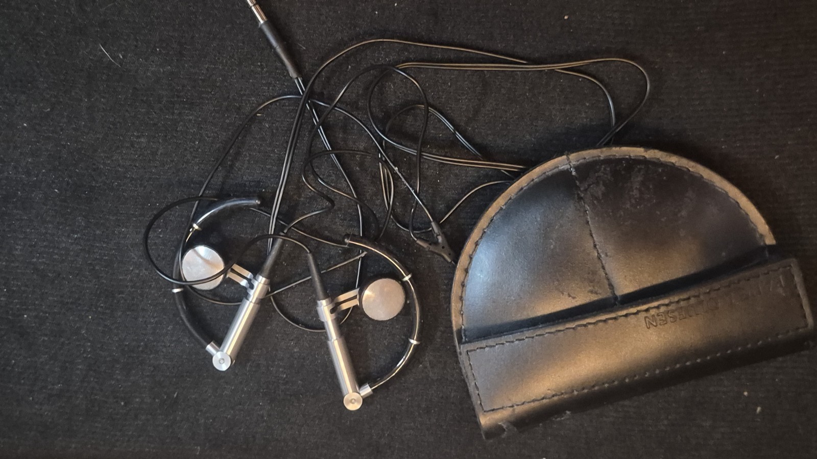 Genuine Bang & Olufsen B&O BeoPlay A8 3i Wired Earphones Headphones Ear Hook