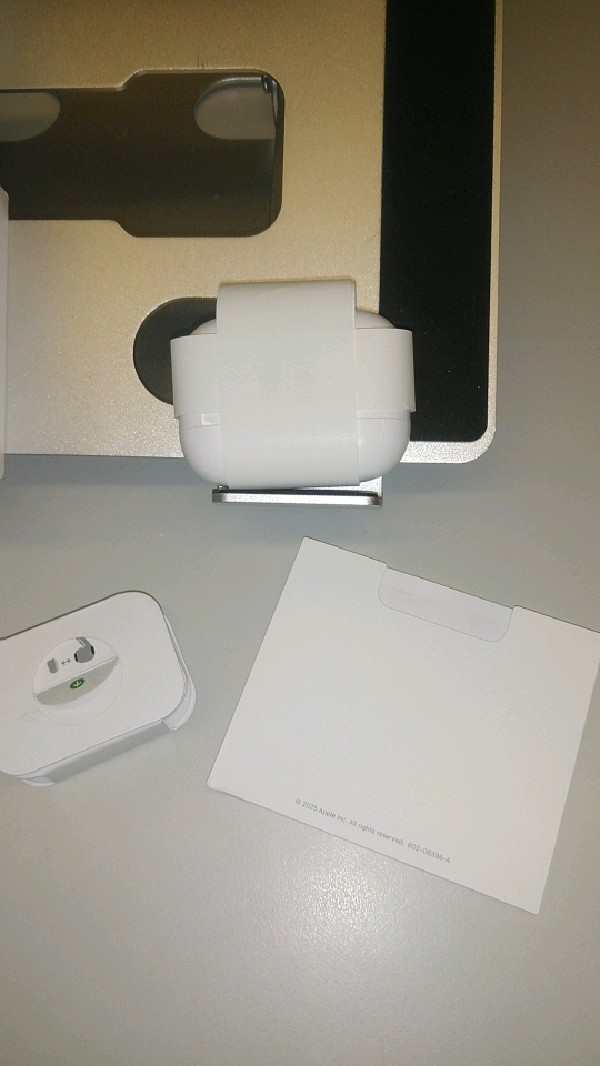 Apple AirPods Pro 3 Wireless Earbuds ANC Spatial Audio Heart Rate Sensing White